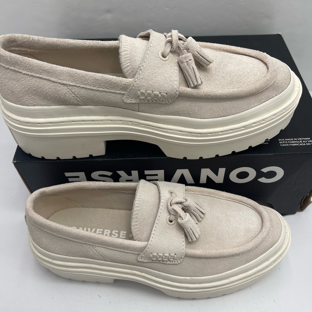 Converse A15553C
CTAS LUGGED HEEL LOAFER OX
LIGHT DUNE/EGRET/LIGHT DUNE Platform - Picture 4 of 16
